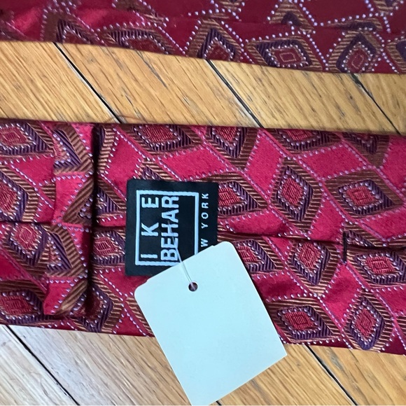 NWT IKE BEHAR TIE - Picture 3 of 5
